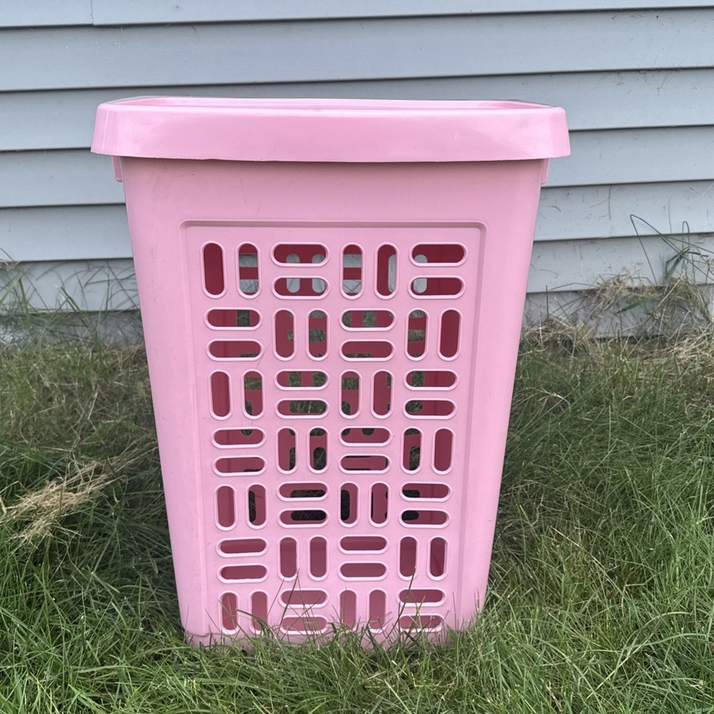 Sterilite Laundry Hamper Pink Plastic Tall 62 Qt Flip Lid Movie Prop Vtg 1990s
